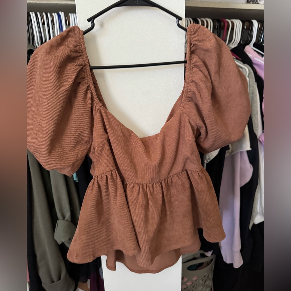Tie back top